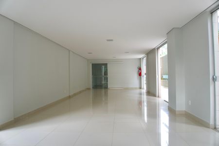 Apartamento à venda com 318m², 3 quartos e 3 vagas Apartamento à venda com 318m², 3 quartos e 3 vagasÁrea comum - Salão de festas