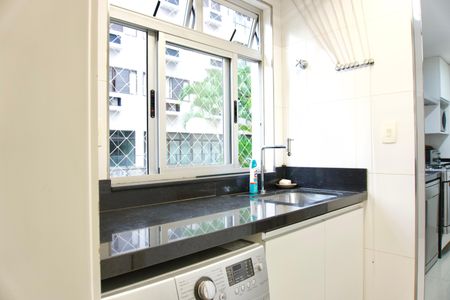 Apartamento à venda com 318m², 3 quartos e 3 vagas Apartamento à venda com 318m², 3 quartos e 3 vagasÁrea de Serviço