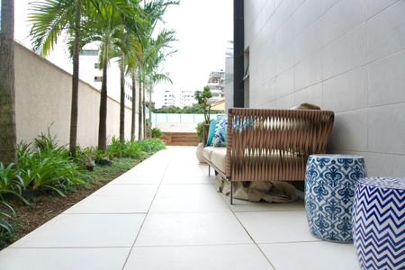 Apartamento à venda com 318m², 3 quartos e 3 vagas Apartamento à venda com 318m², 3 quartos e 3 vagasÁrea Privada