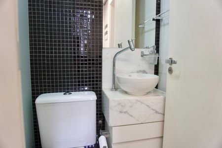 Apartamento à venda com 318m², 3 quartos e 3 vagas Apartamento à venda com 318m², 3 quartos e 3 vagasBanheiro de serviço