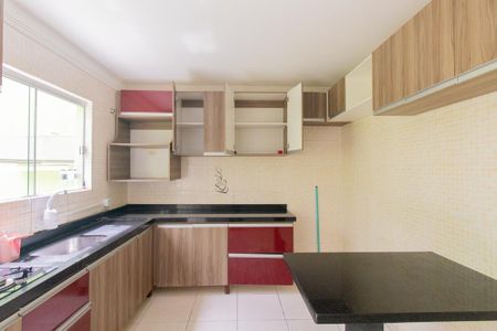 Casa para alugar com 76m², 2 quartos e 2 vagasCozinha