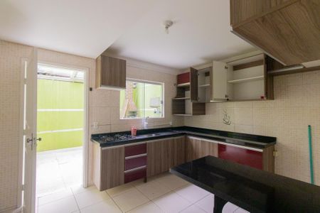 Casa para alugar com 76m², 2 quartos e 2 vagasCozinha