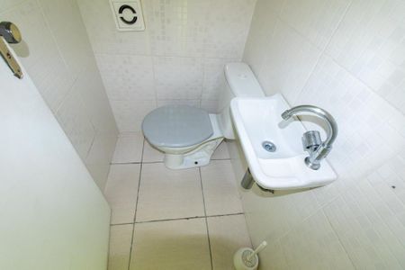 Casa para alugar com 76m², 2 quartos e 2 vagasLavabo