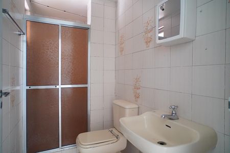 Banheiro  de apartamento para alugar com 1 quarto, 42m² em Agronomia, Porto Alegre