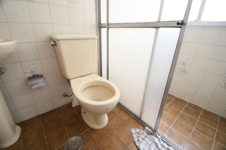 Banheiro de apartamento para alugar com 1 quarto, 40m² em Cambuí, Campinas