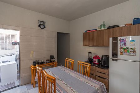 Casa para alugar com 125m², 2 quartos e 2 vagasCozinha 