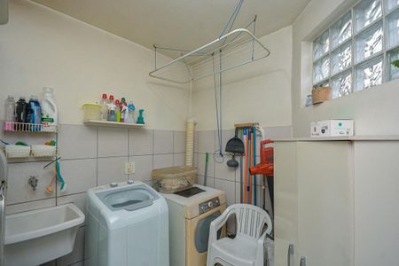 Casa à venda com 202m², 4 quartos e 1 vaga Casa à venda com 202m², 4 quartos e 1 vagaÁrea de Serviço