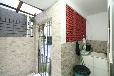 Casa à venda com 48m², 4 quartos e 1 vaga Casa à venda com 48m², 4 quartos e 1 vagaÁrea de Serviço