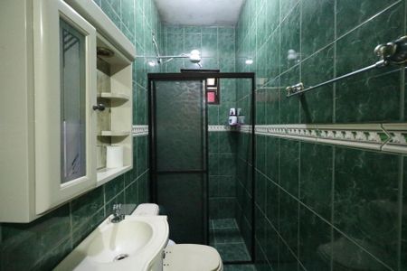 Casa à venda com 48m², 4 quartos e 1 vaga Casa à venda com 48m², 4 quartos e 1 vagaBanheiro 1