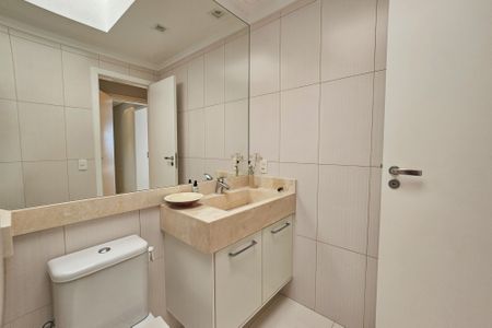 Apartamento para alugar com 271m², 5 quartos e 4 vagasbanheiro da suíte 4