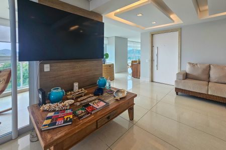 Apartamento para alugar com 271m², 5 quartos e 4 vagasSala