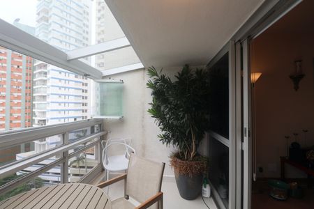 Apartamento para alugar com 144m², 3 quartos e 1 vagaVaranda