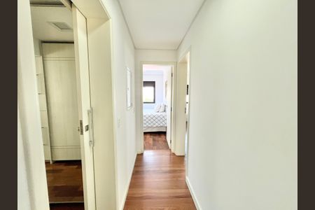 Apartamento à venda com 150m², 4 quartos e 3 vagas Apartamento à venda com 150m², 4 quartos e 3 vagasCorredor