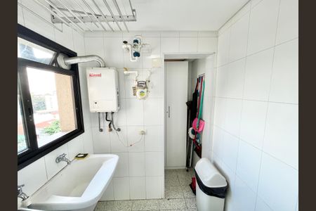 Apartamento à venda com 150m², 4 quartos e 3 vagas Apartamento à venda com 150m², 4 quartos e 3 vagasÁrea de Serviço