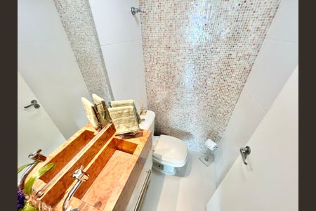 Apartamento à venda com 150m², 4 quartos e 3 vagas Apartamento à venda com 150m², 4 quartos e 3 vagasLavabo