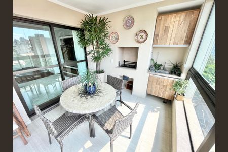 Apartamento à venda com 150m², 4 quartos e 3 vagas Apartamento à venda com 150m², 4 quartos e 3 vagasVaranda da Sala