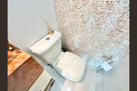 Apartamento à venda com 150m², 4 quartos e 3 vagas Apartamento à venda com 150m², 4 quartos e 3 vagasLavabo