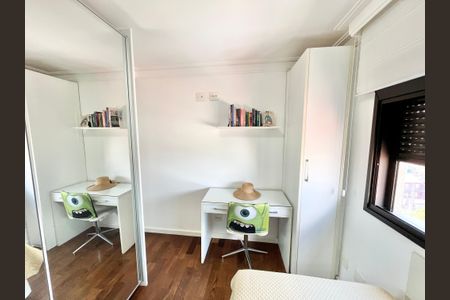 Apartamento à venda com 150m², 4 quartos e 3 vagas Apartamento à venda com 150m², 4 quartos e 3 vagasQuarto 2 - Suíte