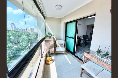 Apartamento à venda com 150m², 4 quartos e 3 vagas Apartamento à venda com 150m², 4 quartos e 3 vagasVaranda da Sala