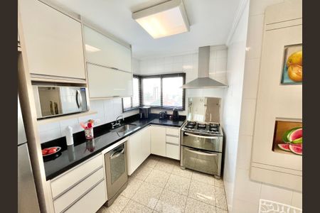 Apartamento à venda com 150m², 4 quartos e 3 vagas Apartamento à venda com 150m², 4 quartos e 3 vagasCozinha