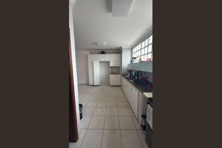 Casa para alugar com 838m², 5 quartos e 12 vagas