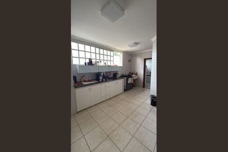 Casa para alugar com 838m², 5 quartos e 12 vagas