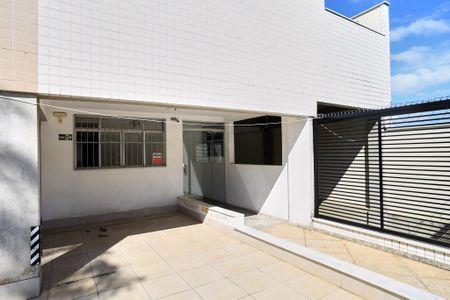 Apartamento para alugar com 64m², 2 quartos e 2 vagasEntrada