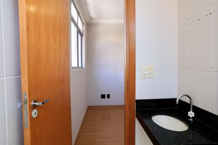 Apartamento para alugar com 64m², 2 quartos e 2 vagasBanheiro da Suíte 1