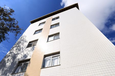 Apartamento para alugar com 64m², 2 quartos e 2 vagasFachada