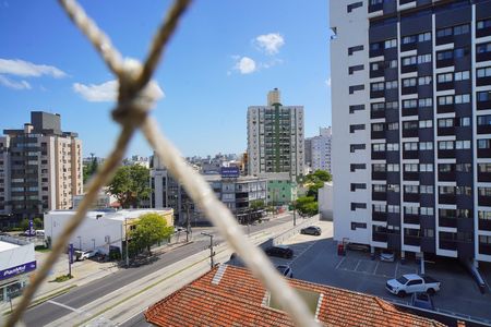 Sala_Vista  de apartamento à venda com 3 quartos, 110m² em Rio Branco, Porto Alegre