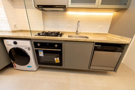 Cozinha de apartamento para alugar com 1 quarto, 51m² em Alphaville Industrial, Barueri
