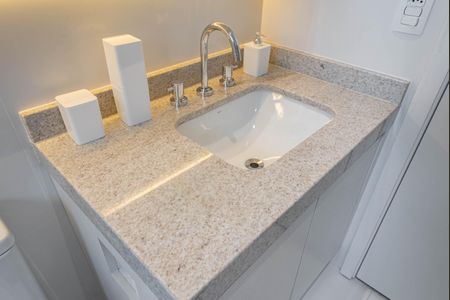 Apartamento à venda com 76m², 2 quartos e 1 vagaBanheiro da Suíte 1