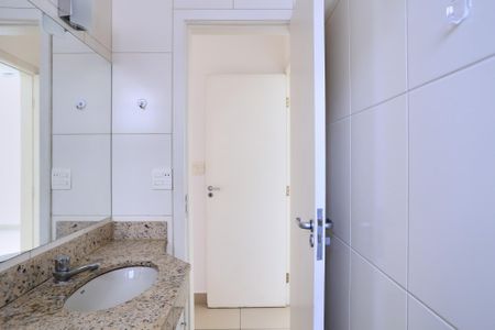 Apartamento à venda com 67m², 3 quartos e 2 vagasBanheiro