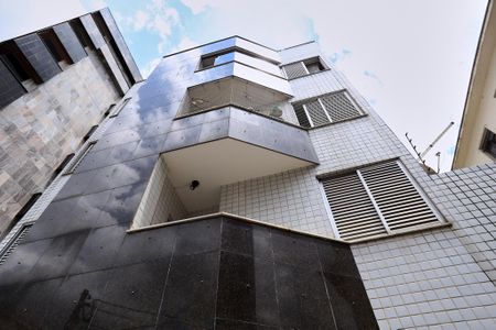 Apartamento à venda com 67m², 3 quartos e 2 vagasFachada