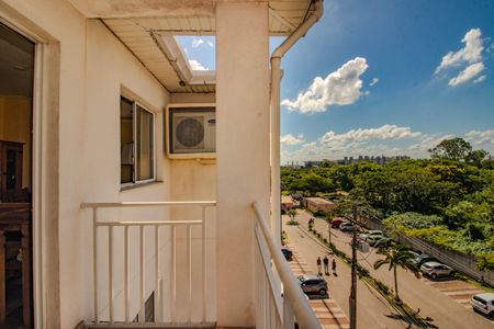 Sala -  Varanda de apartamento para alugar com 3 quartos, 68m² em Humaitá, Porto Alegre