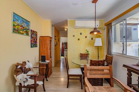 Sala de apartamento para alugar com 3 quartos, 68m² em Humaitá, Porto Alegre