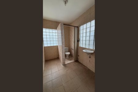 Casa para alugar com 450m², 5 quartos e 6 vagasBanheiro da Piscina