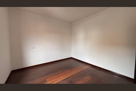 Casa para alugar com 450m², 5 quartos e 6 vagasSuíte 2