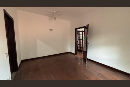 Casa para alugar com 450m², 5 quartos e 6 vagasSuíte 1