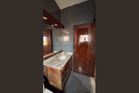 Casa para alugar com 450m², 5 quartos e 6 vagasBanheiro da Suíte 3