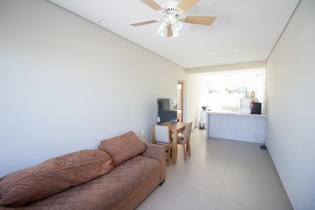 Sala de casa à venda com 2 quartos, 360m² em Parque Xangri-lá, Contagem