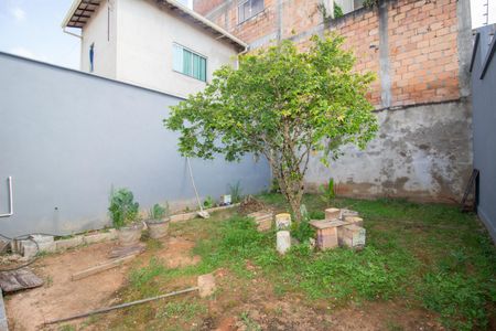 Casa à venda com 360m², 2 quartos e 1 vagaQuintal