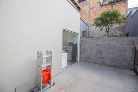 Casa à venda com 360m², 2 quartos e 1 vagaÁrea de Serviço