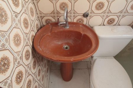 Casa de condomínio à venda com 65m², 2 quartos e 2 vagasBanheiro da Suite