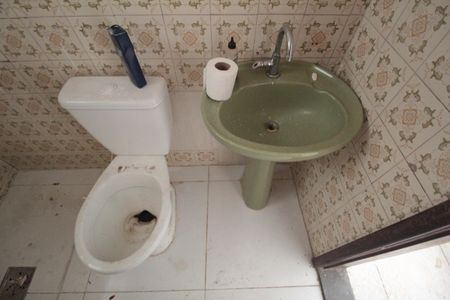 Casa de condomínio à venda com 65m², 2 quartos e 2 vagasBanheiro Social