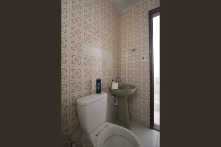 Casa de condomínio à venda com 65m², 2 quartos e 2 vagasBanheiro Social