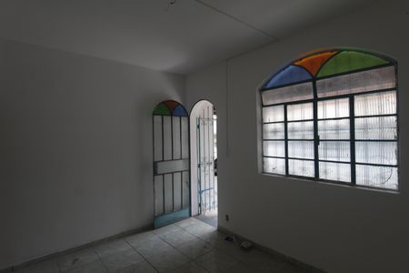 Sala de casa de condomínio para alugar com 2 quartos, 65m² em Santa Monica, Belo Horizonte