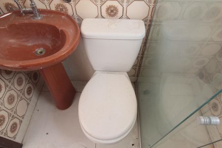 Casa de condomínio à venda com 65m², 2 quartos e 2 vagasBanheiro da Suite