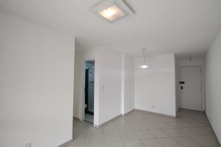 Apartamento à venda com 70m², 3 quartos e 1 vaga Apartamento à venda com 70m², 3 quartos e 1 vagaSala