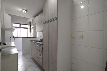 Apartamento à venda com 70m², 3 quartos e 1 vaga Apartamento à venda com 70m², 3 quartos e 1 vagaCozinha - Armários